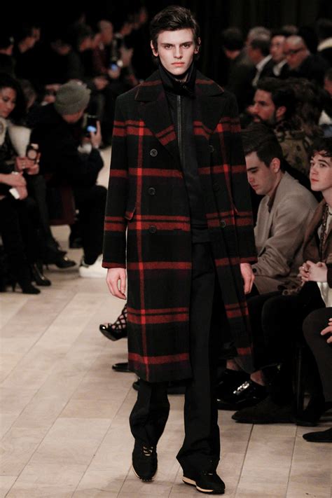 Burberry Fall 2016 Menswear Fashion Show 